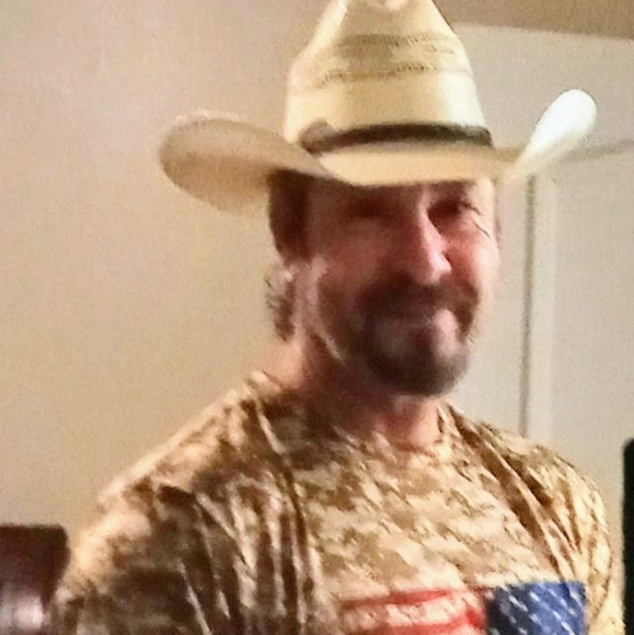 Meet your Posher, Gigi - Picture 1 of 1